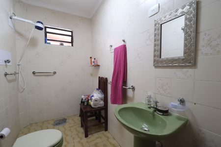 Casa à venda com 137m², 3 quartos e 2 vagasBanheiro 2