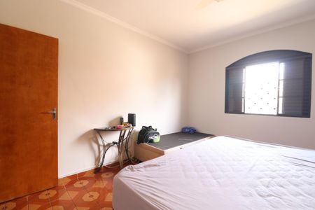 Casa à venda com 137m², 3 quartos e 2 vagasQuarto 1