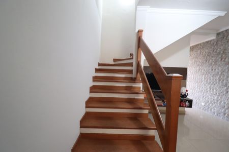 Casa à venda com 137m², 3 quartos e 2 vagasEscada