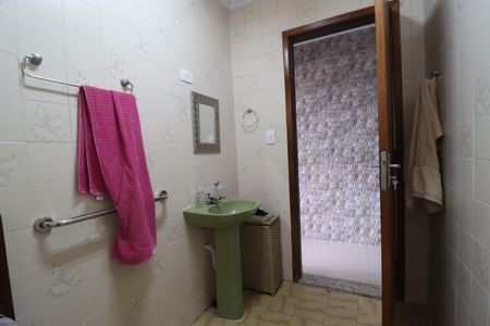 Casa à venda com 137m², 3 quartos e 2 vagasBanheiro 2