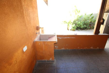 Casa à venda com 140m², 4 quartos e 1 vagaÁrea de Serviço