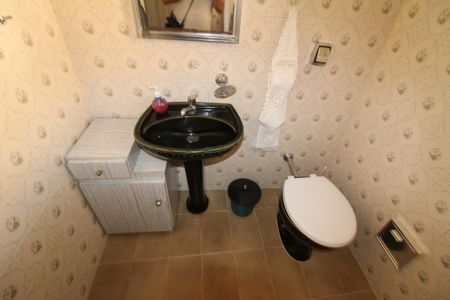 Casa à venda com 140m², 4 quartos e 1 vagaBanheiro