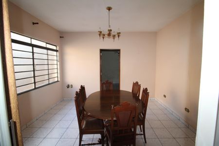 Casa à venda com 140m², 4 quartos e 1 vagaSala de Jantar