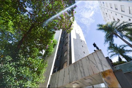 Apartamento à venda com 83m², 3 quartos e 1 vaga Apartamento à venda com 83m², 3 quartos e 1 vagaFachada