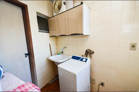 Apartamento à venda com 83m², 3 quartos e 1 vaga Apartamento à venda com 83m², 3 quartos e 1 vagaArea serviço
