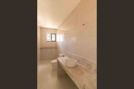 Casa à venda com 430m², 4 quartos e 4 vagasBanheiro Suíte 3