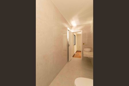 Casa à venda com 430m², 4 quartos e 4 vagasBanheiro Suíte 2