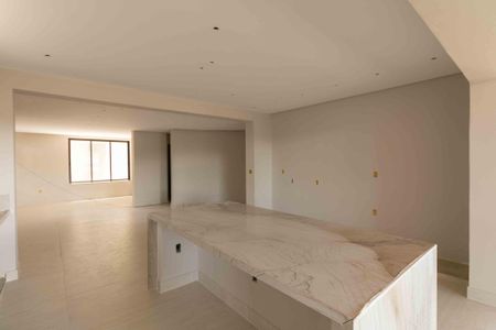 Casa à venda com 430m², 4 quartos e 4 vagasCozinha