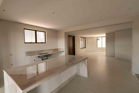 Casa à venda com 430m², 4 quartos e 4 vagasCozinha