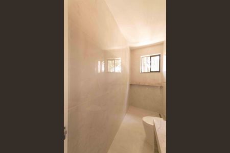 Casa à venda com 430m², 4 quartos e 4 vagasBanheiro Suíte 3