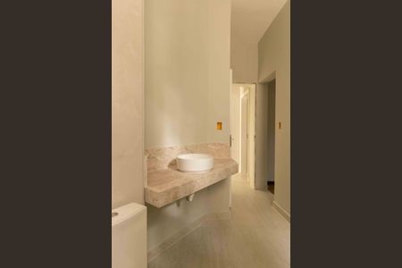 Casa à venda com 430m², 4 quartos e 4 vagasBanheiro Suíte 1