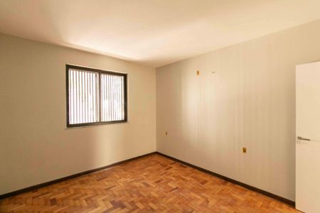 Casa à venda com 430m², 4 quartos e 4 vagasSuíte 2