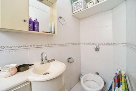 Apartamento à venda com 94m², 3 quartos e sem vaga Apartamento à venda com 94m², 3 quartos e sem vagaBanheiro da Suíte 2
