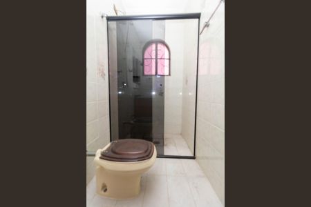 Casa à venda com 127m², 2 quartos e 3 vagas Casa à venda com 127m², 2 quartos e 3 vagasBanheiro da suíte 2