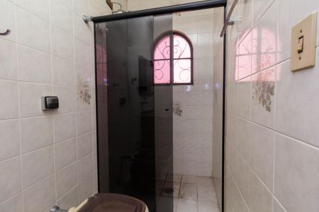 Casa à venda com 127m², 2 quartos e 3 vagas Casa à venda com 127m², 2 quartos e 3 vagasBanheiro da suíte 2