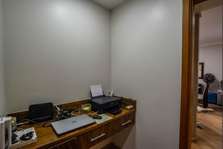 Apartamento à venda com 340m², 4 quartos e 4 vagas Apartamento à venda com 340m², 4 quartos e 4 vagasCorredor