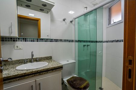 Apartamento à venda com 340m², 4 quartos e 4 vagas Apartamento à venda com 340m², 4 quartos e 4 vagasBanheiro da Suíte 1