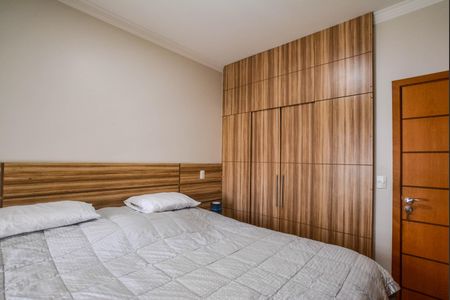 Apartamento à venda com 340m², 4 quartos e 4 vagas Apartamento à venda com 340m², 4 quartos e 4 vagasSuíte 2