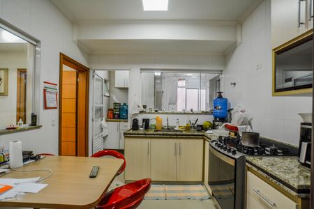 Apartamento à venda com 340m², 4 quartos e 4 vagas Apartamento à venda com 340m², 4 quartos e 4 vagasCozinha