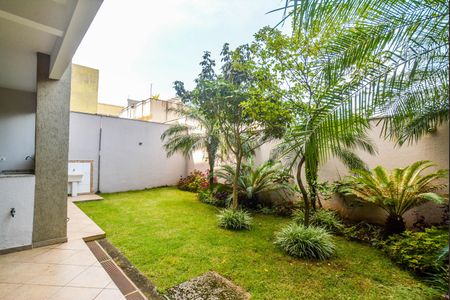 Apartamento à venda com 340m², 4 quartos e 4 vagas Apartamento à venda com 340m², 4 quartos e 4 vagasÁrea comum - Salão de festas