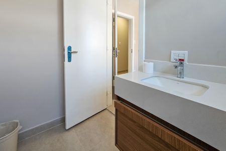 Apartamento para alugar com 192m², 4 quartos e 2 vagas Apartamento para alugar com 192m², 4 quartos e 2 vagasbanheiro da suíte 2