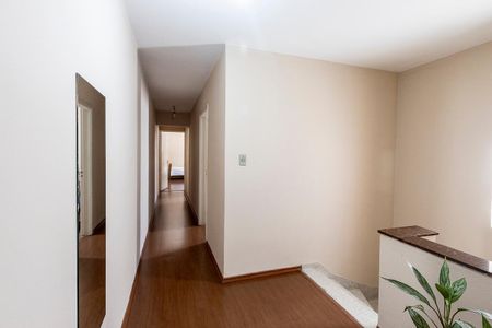 Casa à venda com 250m², 3 quartos e 2 vagasHall dos quartos