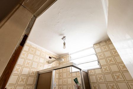 Casa à venda com 250m², 3 quartos e 2 vagasBanheiro do corredor