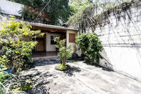 Casa à venda com 250m², 3 quartos e 2 vagasQuintal