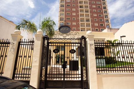Apartamento à venda com 76m², 2 quartos e 2 vagas Apartamento à venda com 76m², 2 quartos e 2 vagasFACHADA