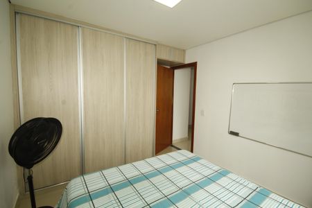 Casa à venda com 200m², 3 quartos e 2 vagasQuarto 2