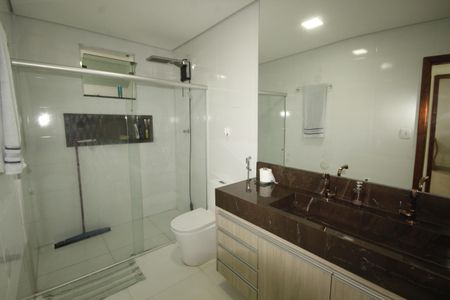 Casa à venda com 200m², 3 quartos e 2 vagasBanheiro 1