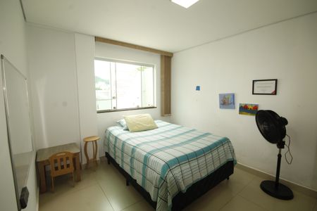 Casa à venda com 200m², 3 quartos e 2 vagasQuarto 2