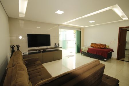 Casa à venda com 200m², 3 quartos e 2 vagasSala 1