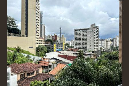 Apartamento à venda com 136m², 4 quartos e 3 vagas Apartamento à venda com 136m², 4 quartos e 3 vagasVista Sala