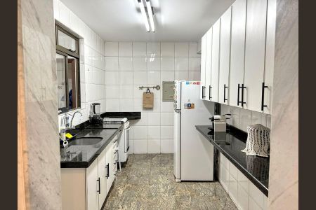 Apartamento à venda com 136m², 4 quartos e 3 vagas Apartamento à venda com 136m², 4 quartos e 3 vagasCozinha