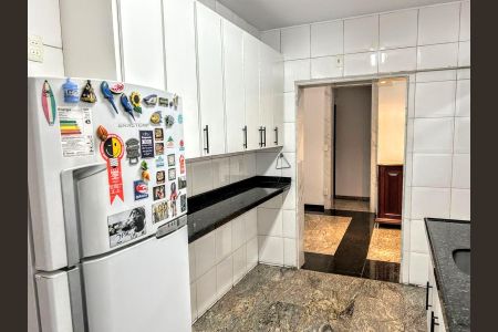 Apartamento à venda com 136m², 4 quartos e 3 vagas Apartamento à venda com 136m², 4 quartos e 3 vagasCozinha