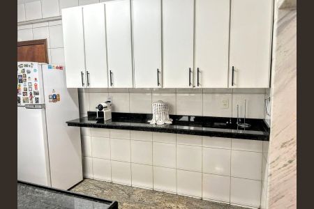 Apartamento à venda com 136m², 4 quartos e 3 vagas Apartamento à venda com 136m², 4 quartos e 3 vagasCozinha