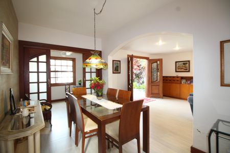 Casa de condomínio à venda com 307m², 4 quartos e 2 vagasSala de Jantar