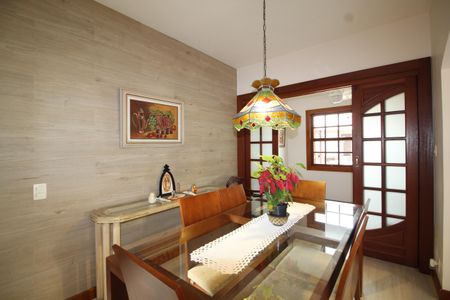 Casa de condomínio à venda com 307m², 4 quartos e 2 vagasSala de Jantar