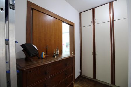 Casa de condomínio à venda com 307m², 4 quartos e 2 vagasQuarto 3 - Closet da Suíte