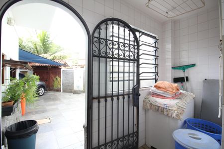 Casa de condomínio à venda com 307m², 4 quartos e 2 vagasÁrea de Serviço