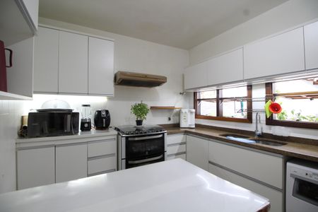 Casa de condomínio à venda com 307m², 4 quartos e 2 vagasCozinha