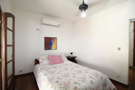 Casa de condomínio à venda com 307m², 4 quartos e 2 vagasQuarto 3 - Suíte