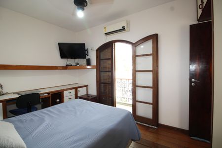 Casa de condomínio à venda com 307m², 4 quartos e 2 vagasQuarto 1