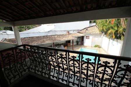 Casa de condomínio à venda com 307m², 4 quartos e 2 vagasQuarto 3 - Varanda da Suíte