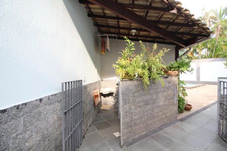 Casa de condomínio à venda com 307m², 4 quartos e 2 vagasCanil