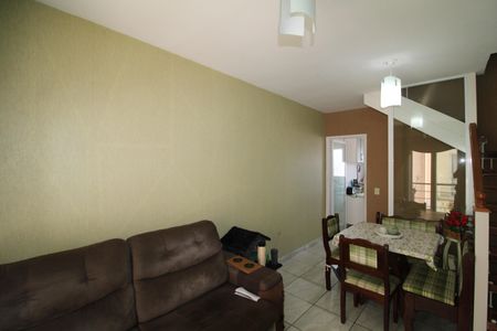 Casa de condomínio à venda com 90m², 2 quartos e 2 vagasSala