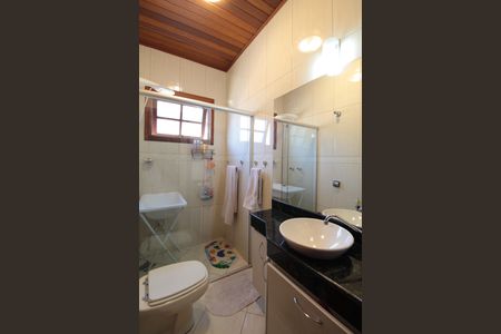 Casa à venda com 370m², 5 quartos e 8 vagasBanheiro