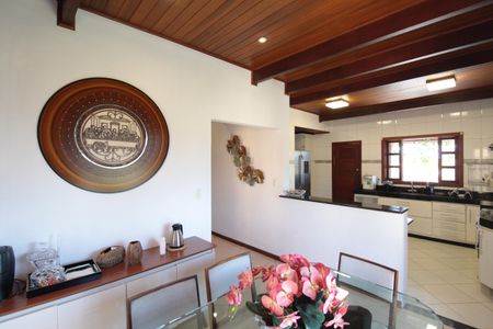 Casa à venda com 370m², 5 quartos e 8 vagasCopa