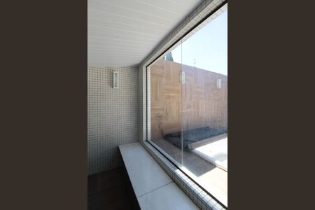 Casa à venda com 370m², 5 quartos e 8 vagasÁrea Externa